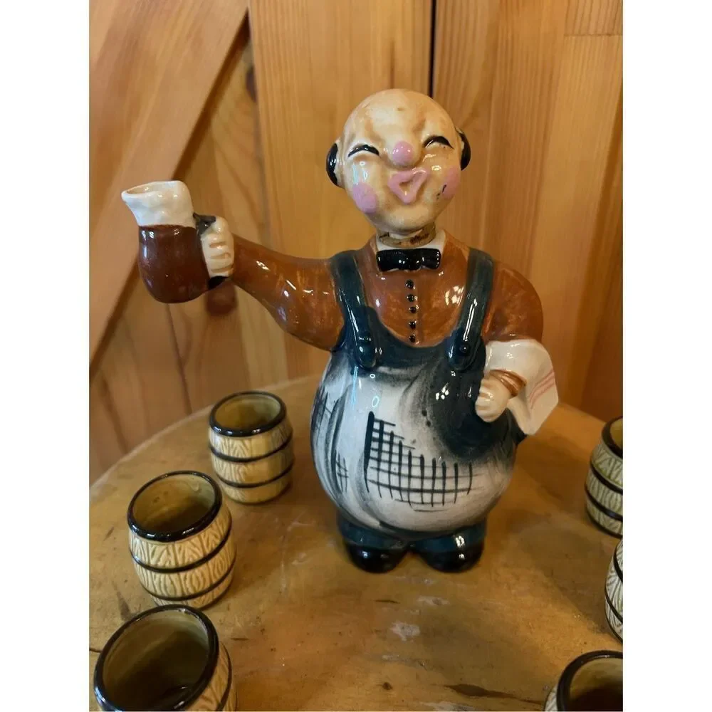 Vintage Decanter 6 Beer Barrel Glasses Man Waiter Oktoberfest Lederhosen Japan (